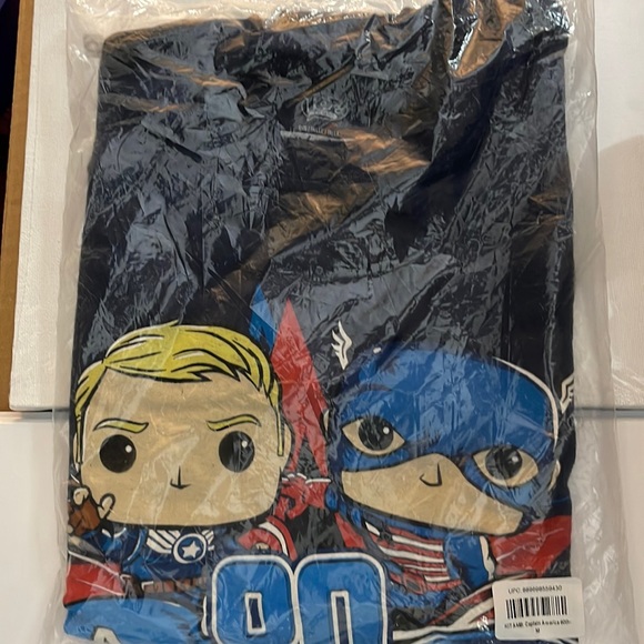 New in package Funko Pop! Marvel Captain America 80th - Navy -T-Shirt - 3X - Picture 2 of 3